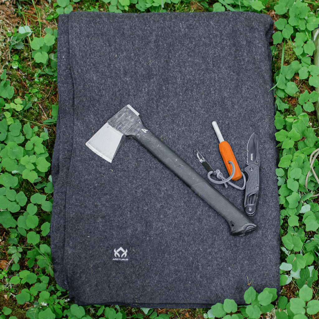 [CLEARANCE] Arcturus Military Wool Blanket - Charcoal | 4.5 lbs (64" x 88")